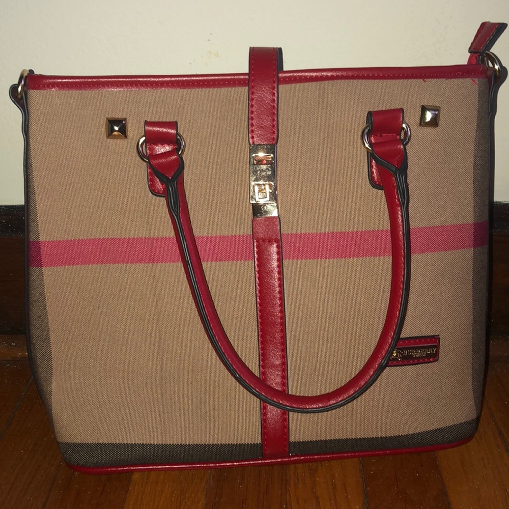 Burberry purse